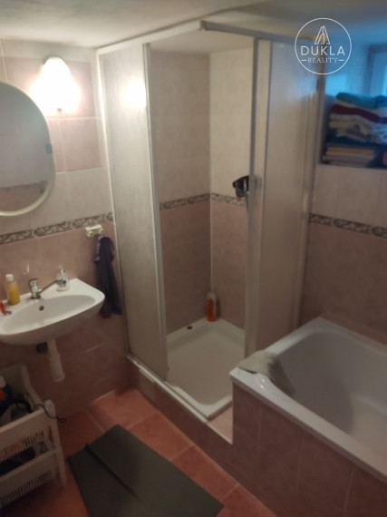 5 izbový  veľký rodinný dom v obci Tuhrina