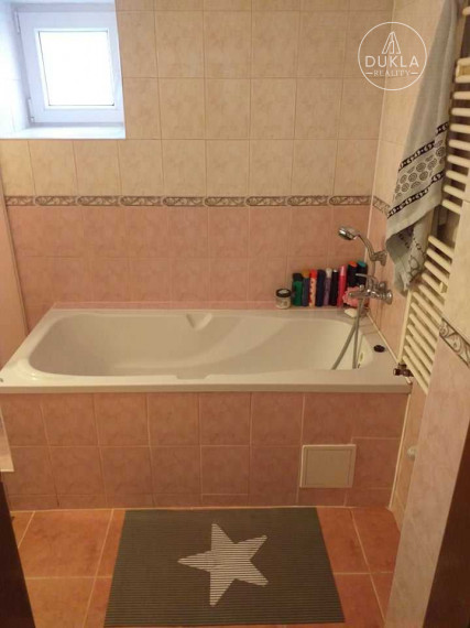 5 izbový  veľký rodinný dom v obci Tuhrina