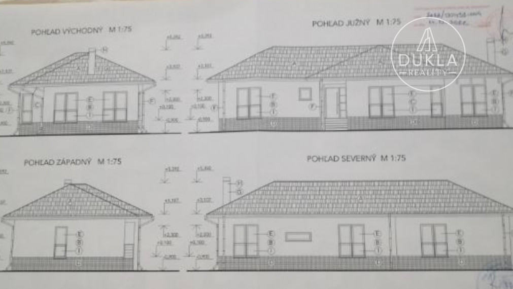 ROZOSTAVANÝ DOM s výhľadom na priehradu Zemplínska Šírava.