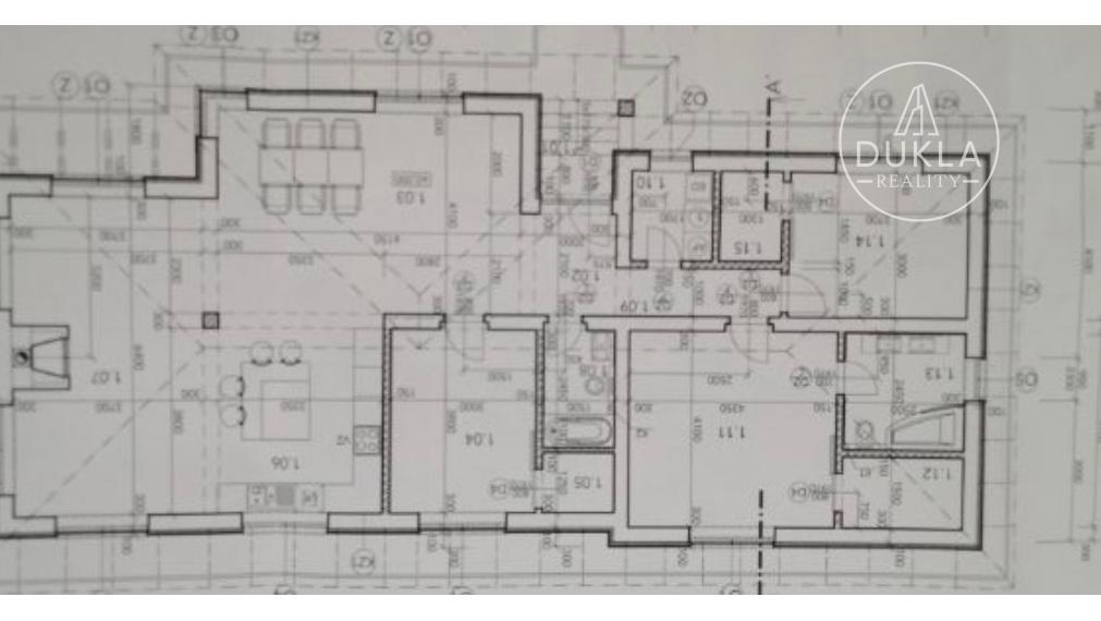 ROZOSTAVANÝ DOM s výhľadom na priehradu Zemplínska Šírava.