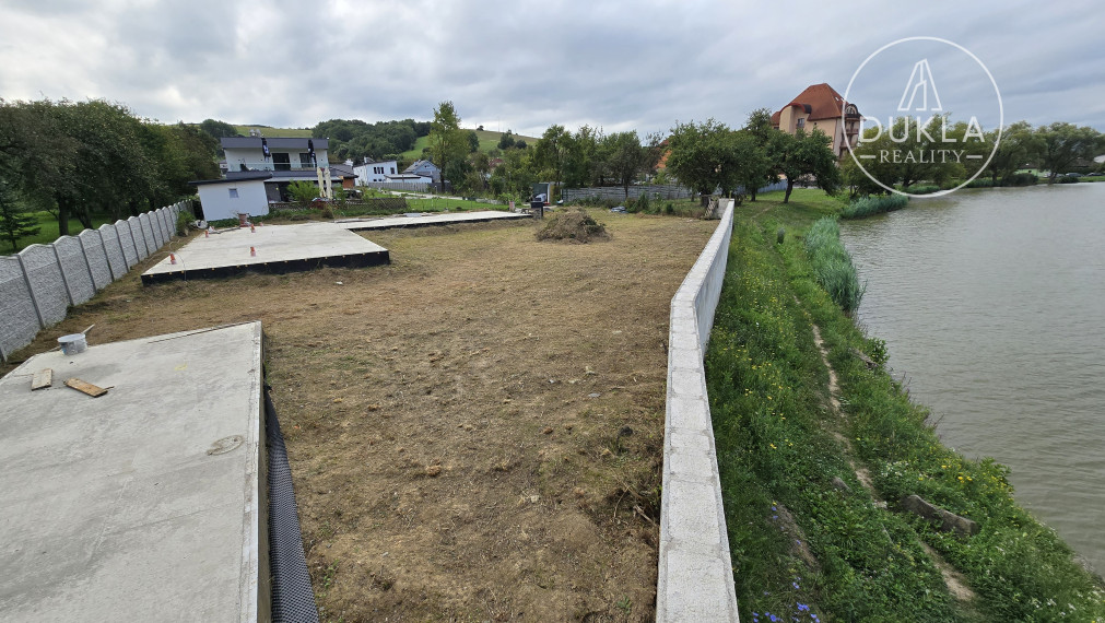 Pozemok pri rybníku