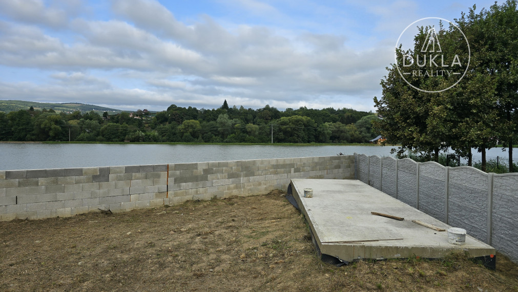 Pozemok pri rybníku