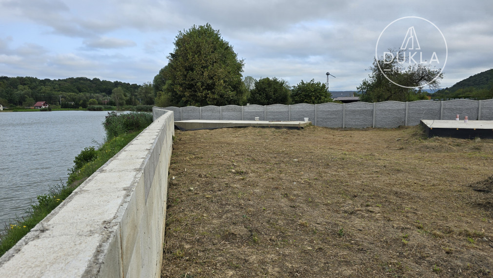 Pozemok pri rybníku