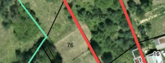 NA PREDAJ – VEĽKÝ POZEMOK SO STARÝM DOMOM / SADOM – KOBYLNICE