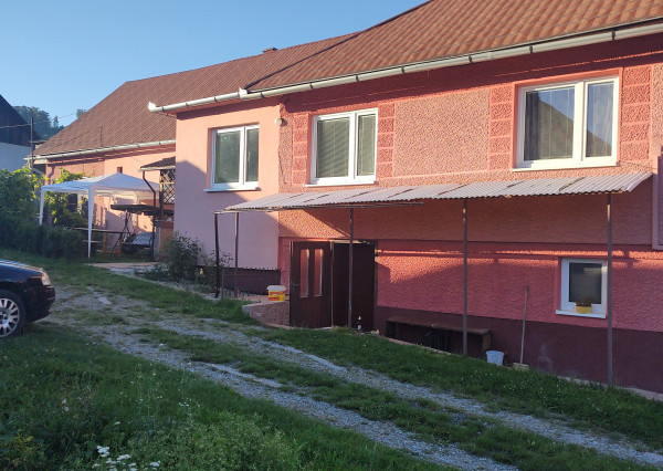 5 izbový veľký rodinný dom v obci Tuhrina