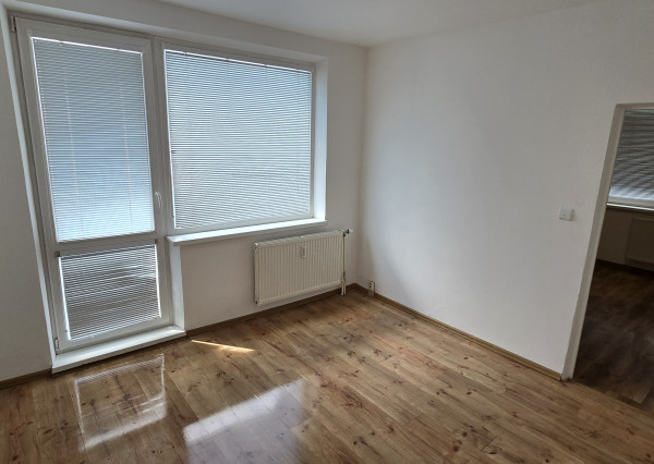 Veľký 2 izbový byt s balkónom Svidník