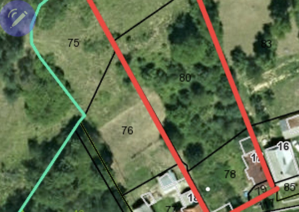 NA PREDAJ – VEĽKÝ POZEMOK SO STARÝM DOMOM / SADOM – KOBYLNICE