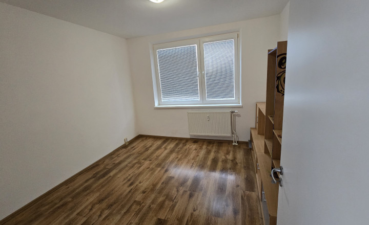 Veľký 2 izbový byt s balkónom Svidník - fotografia 1