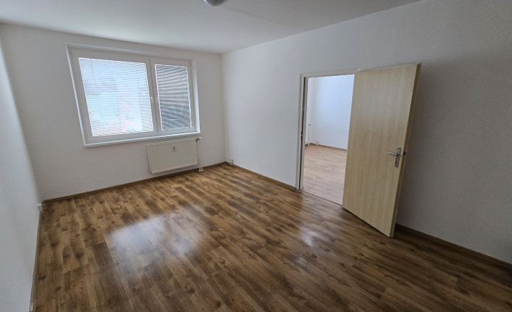 Veľký 2 izbový byt s balkónom Svidník - fotografia 3