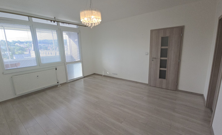 3-izbový byt s veľkou presklenou lodžiou – Svidník - fotografia 1