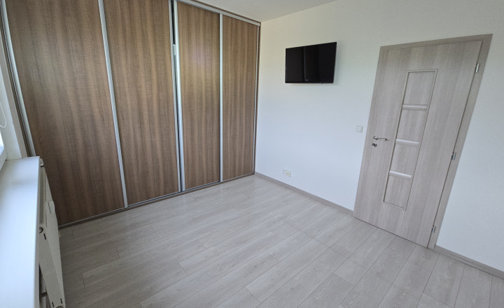 3-izbový byt s veľkou presklenou lodžiou – Svidník - fotografia 3