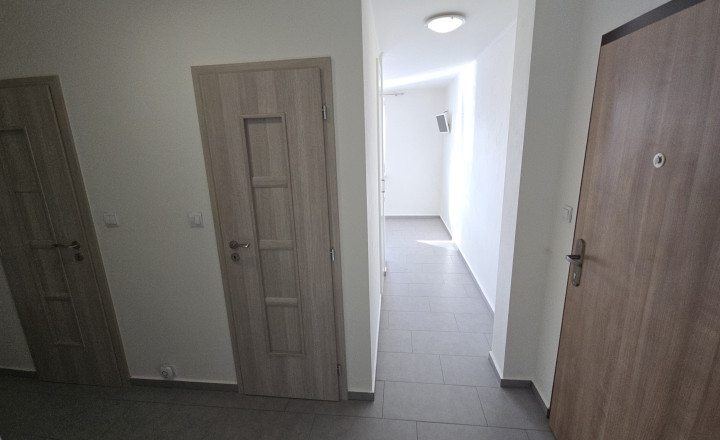 3-izbový byt s veľkou presklenou lodžiou – Svidník - fotografia 6